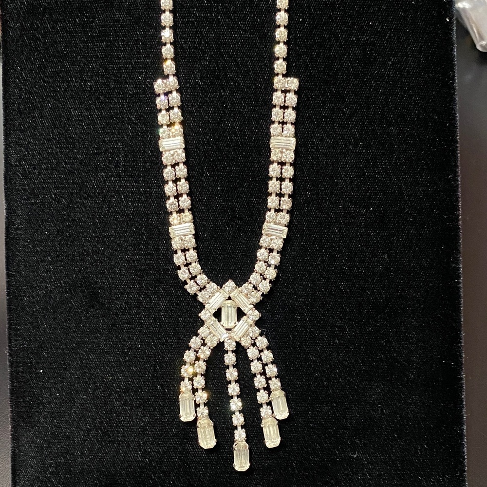 Vintage 1950’s rhinestone 15” necklace